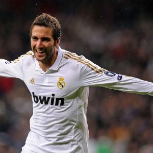 开云体育-杨瀚森场均贡献全面攻防俱佳表现抢眼，杨瀚森 篮球