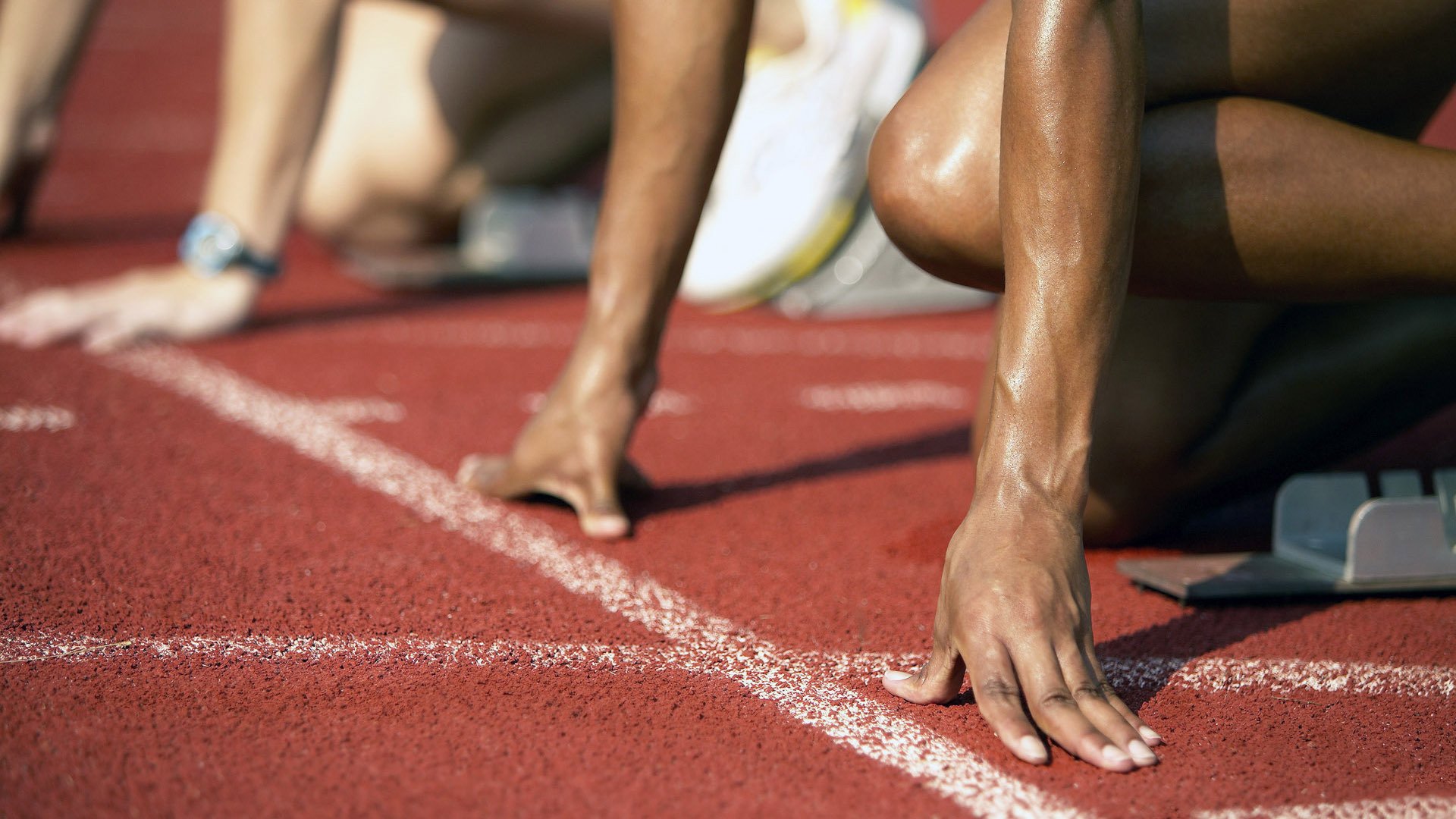 体育纪录片聚焦幕后人物打动人心，体育纪录片主题